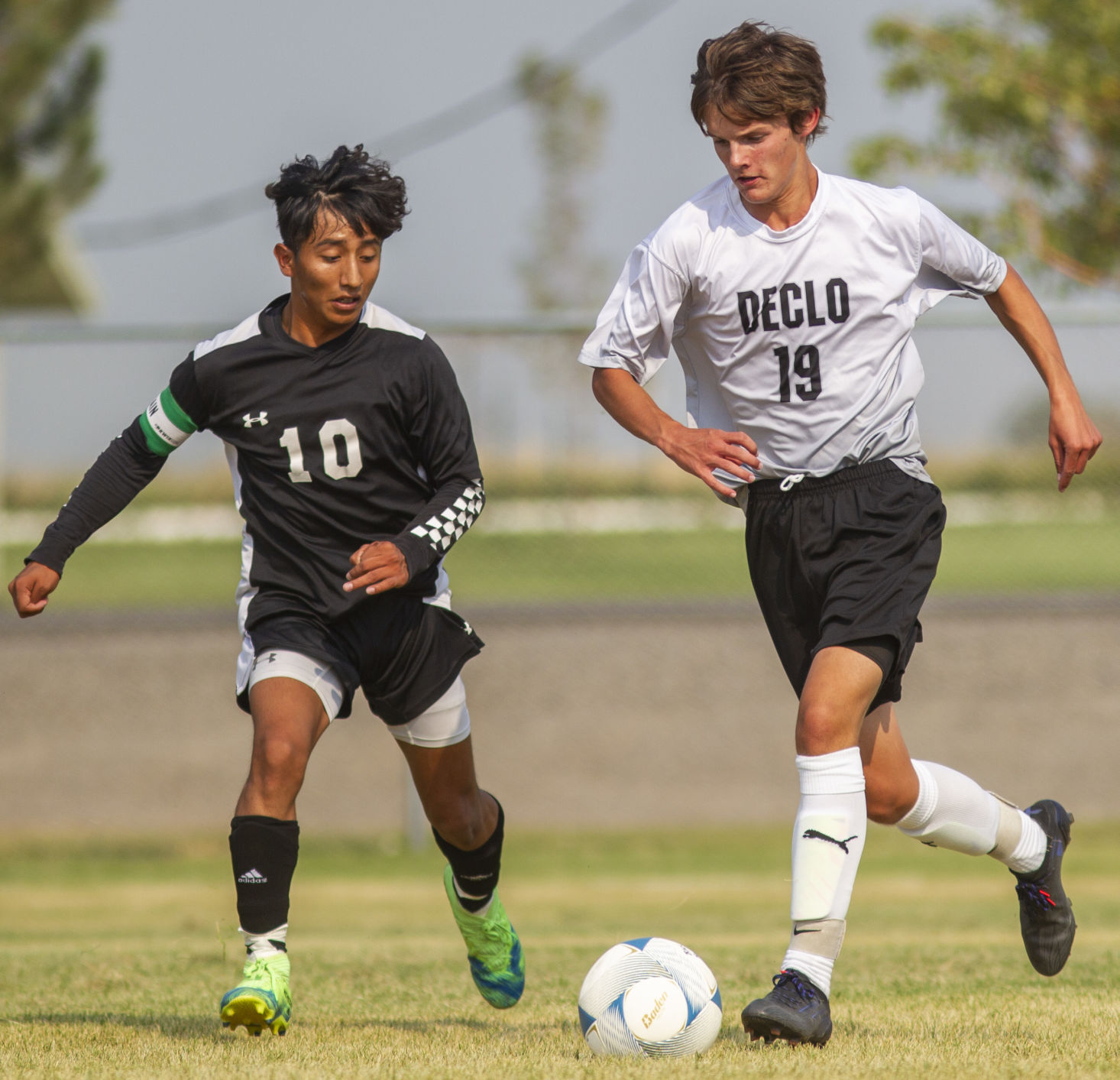 Buhl battles Declo boys soccer